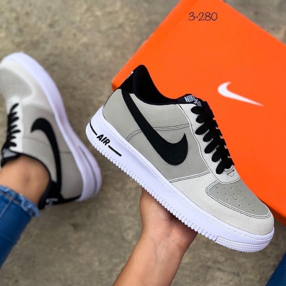 Nike Shoes - Nike Air Force
